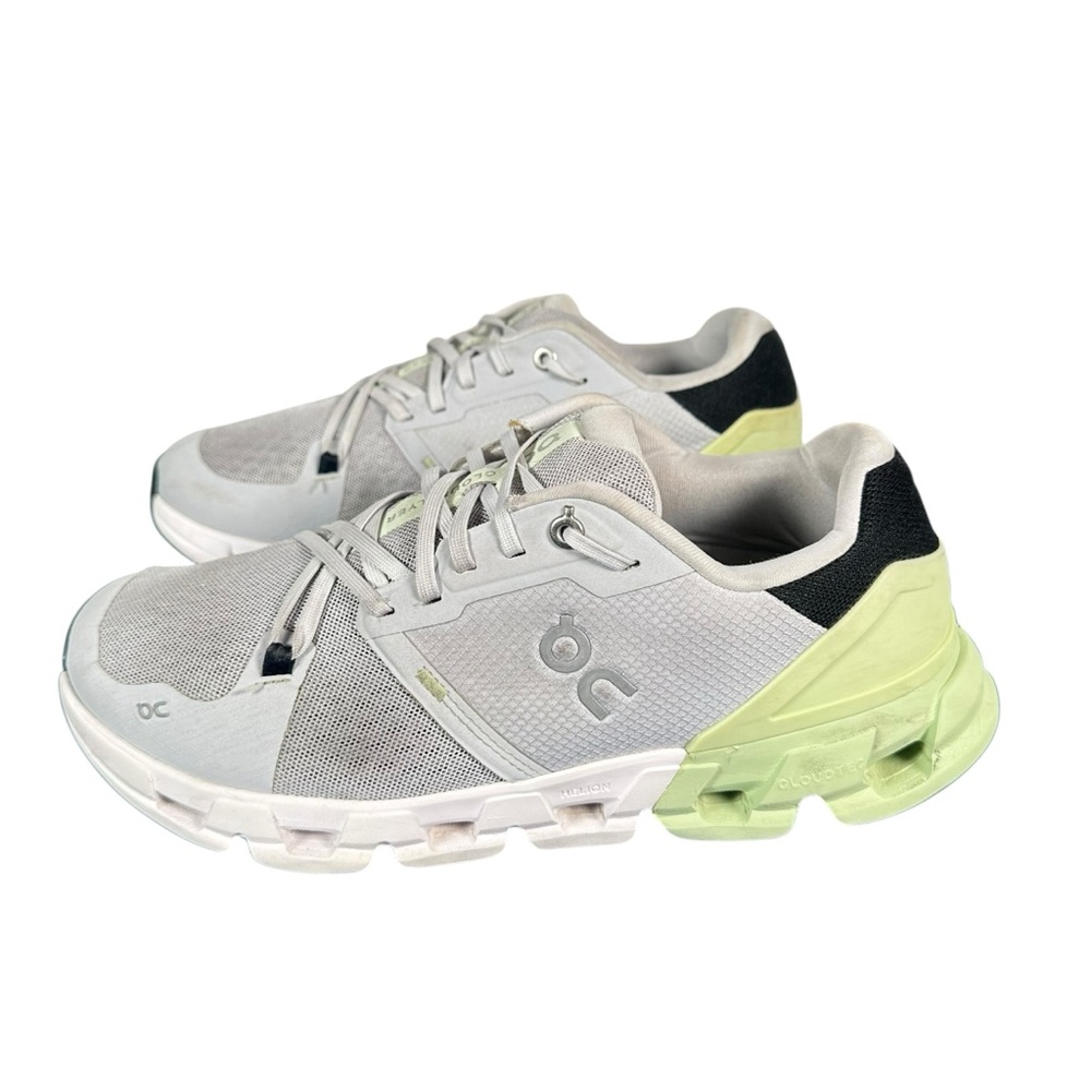 ON RUNNING Cloudflyer 4 Sneakers in glacier/meadow - Picture 5 of 10